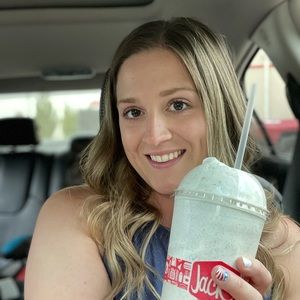 Meet your Posher, Karissa